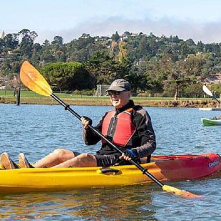 Peeple kayaking